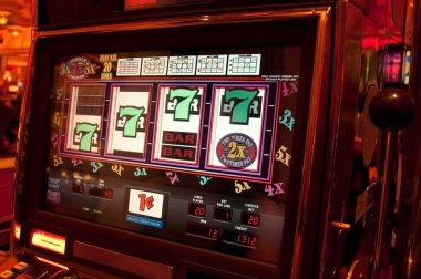 Mobile app chat interface showing player and dealer messages during live game